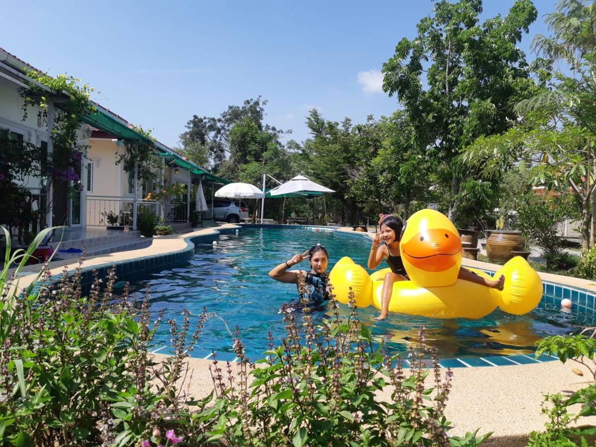 Sky And Water Resort Cha-Am Luaran gambar