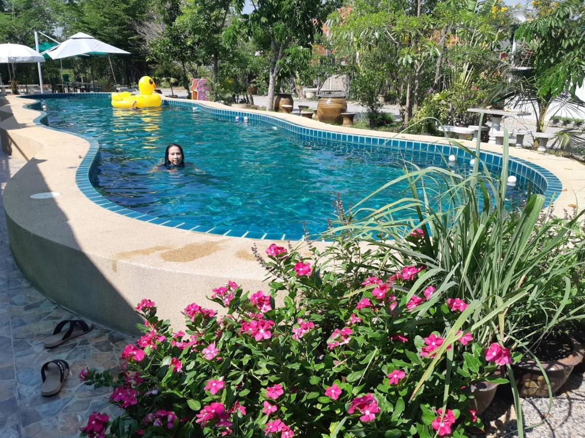 Sky And Water Resort Cha-Am Luaran gambar