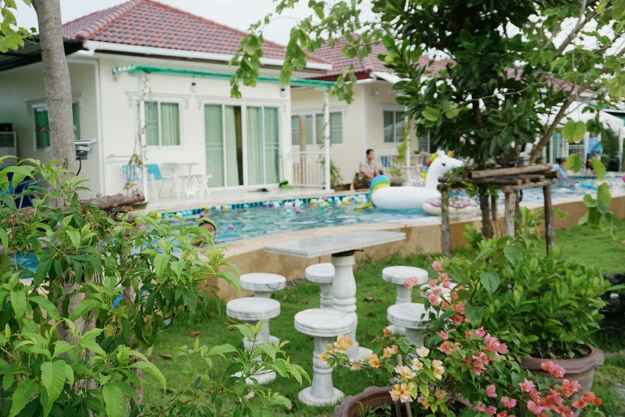 Sky And Water Resort Cha-Am Luaran gambar